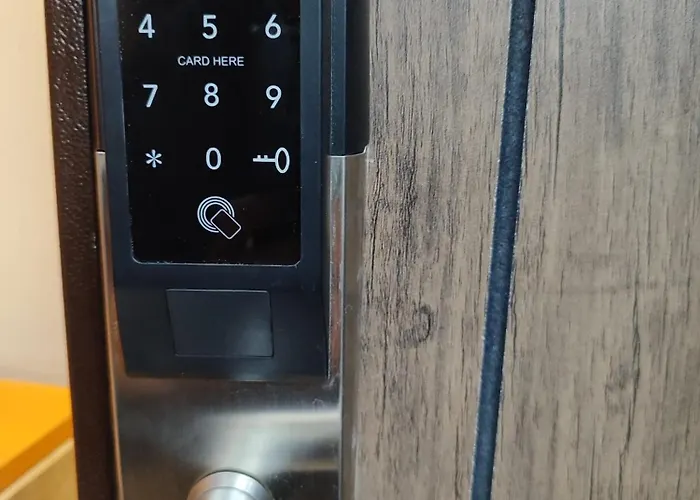 View #1 アパート バンスコ